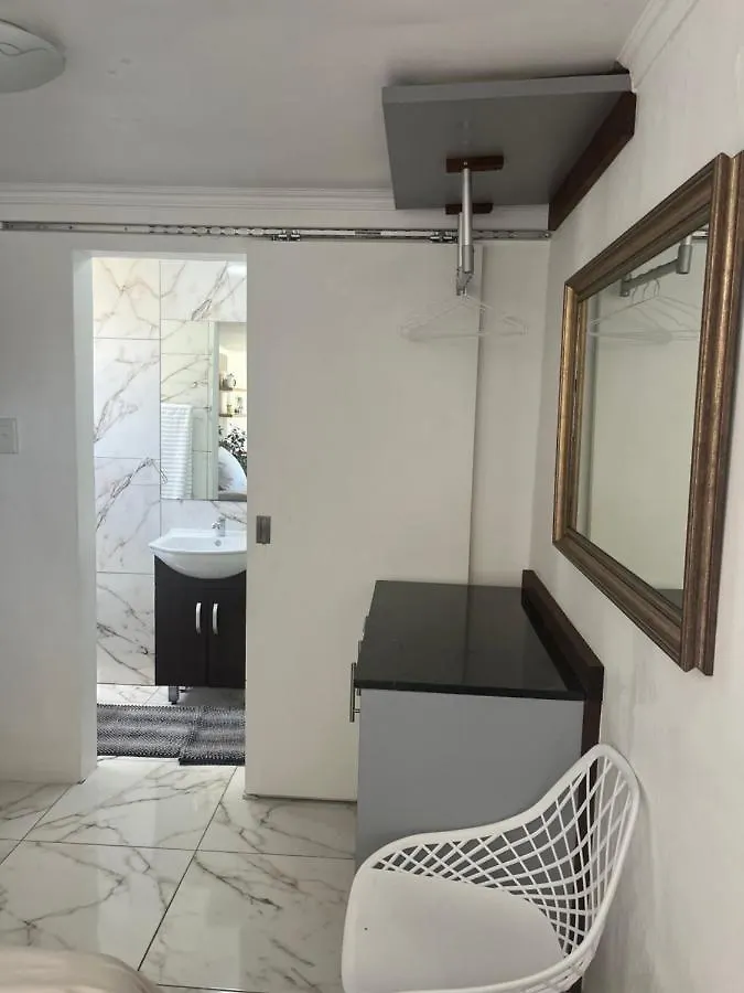 Quiet Corner Private Sanctuary Daire Cape Town 0*,